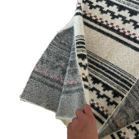 Anthropologie AKEMI + KIN Aztec Shrug Cardigan Poncho Sweater Eyelash Knit O/S - Picture 10 of 13